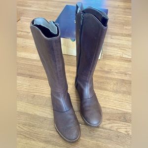 Ahnu Helena Tall Boot EUC